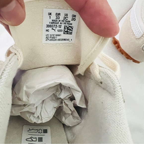 PUMA Kids Easy Rider Vintage PS Size 2C Alpine Snow White Gold Puma Sneakers NIB - Picture 5 of 8